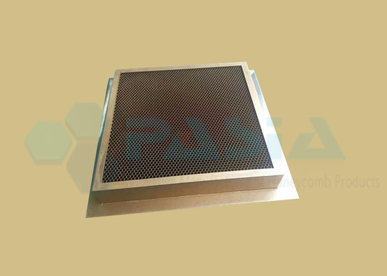 Porcellana Barra di rinforzo EMI Stainless Steel Honeycomb Panels per il filtro da ventilazione fornitore