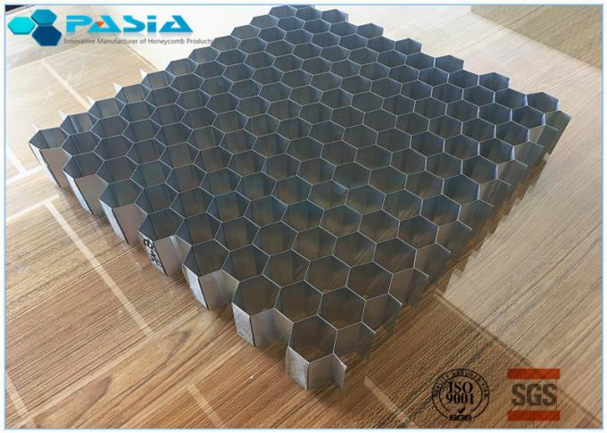 I pannelli di parete del favo della prova di fuoco, favo leggero riveste la dimensione di pannelli di 1x1 m2