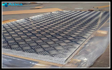 Porcellana Pannelli compositi del favo di alluminio antiruggine per le plance di gruppo 1220*2440mm2 fornitore