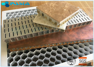Porcellana Alluminio materiale del favo ignifugo durevole per la griglia della grata del radiatore fornitore