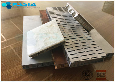 Porcellana Anti pavimento composito statico di lunghezza del centro materiale di alluminio laterale 6mm perforato del favo fornitore
