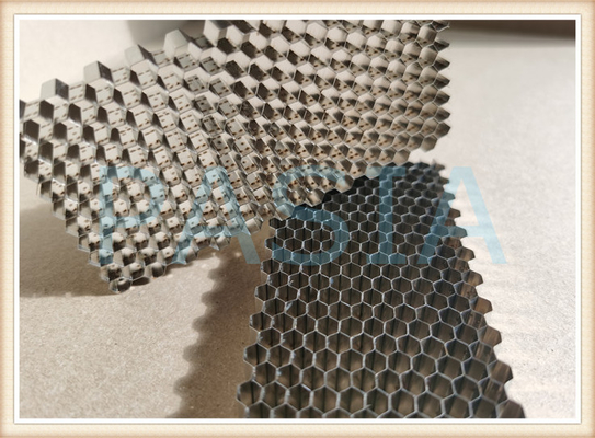 Porcellana il centro di alluminio della griglia a nido d'ape della stagnola di 0.06Mm di piccola cellula fornitore