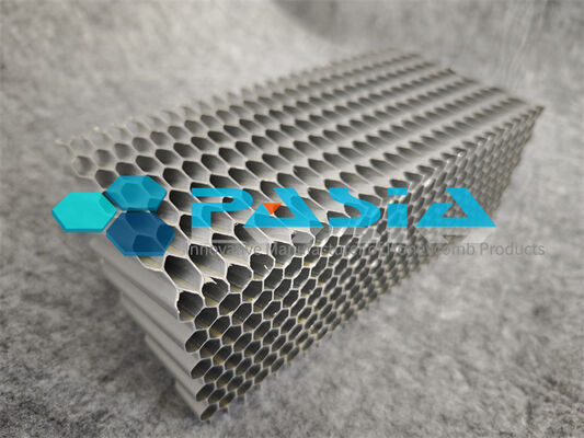 Flame Retardant Lightweigt Honeycomb Energy Absorber with High Heat Dissipation Pyramidal Structure Handling 15 KW/m² for Aerospace Chamber Lining fornitore