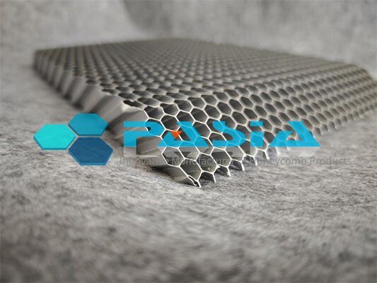 Trivalent Chromium Passivated Aluminum Honeycomb Core: Aerospace-Grade Corrosion Resistance, RoHS-Compliant Lightweight Structural Performance, and High-Bond-Strength Reliability fornitore